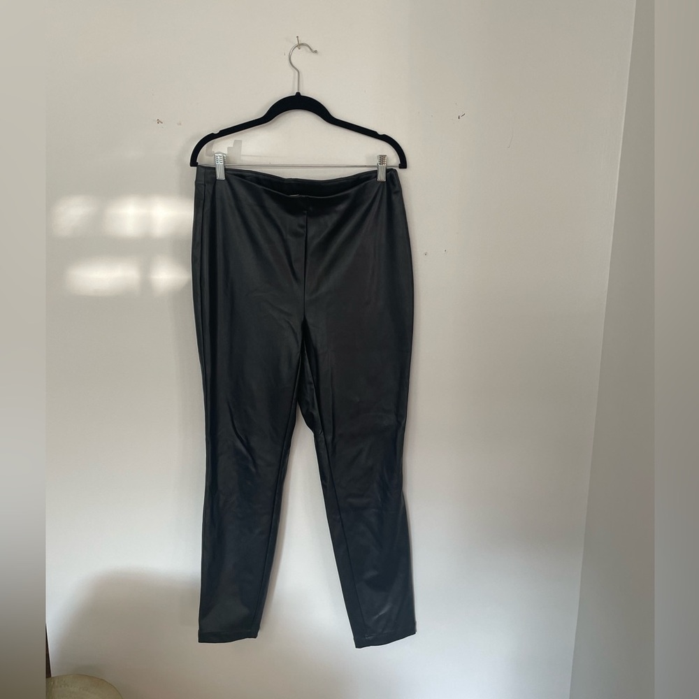 Michael Kors Black Faux Leather Pants sz 10 pull-on stretch